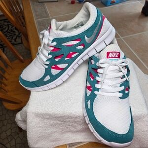 Nike Free Run 2 Running Shoe White Teal Rush Pink Mens Size 12 **RaRe**
